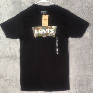 NWT New Levi’s Black Camo Logo Short Sleeved T-shirt Size Small